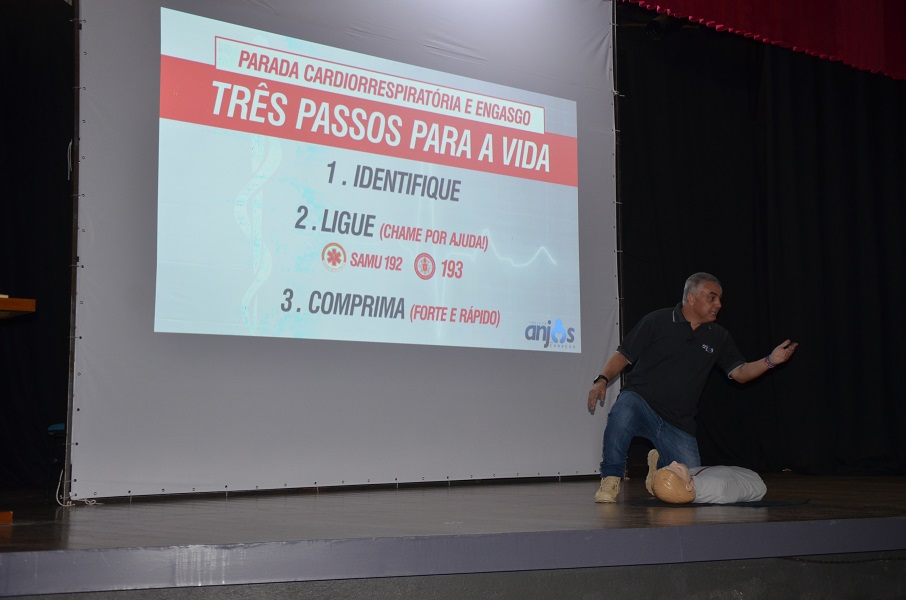 Acadêmicos de Medicina participam de “Treinamento de Parada Cardiorrespiratória e Engasgo” 
